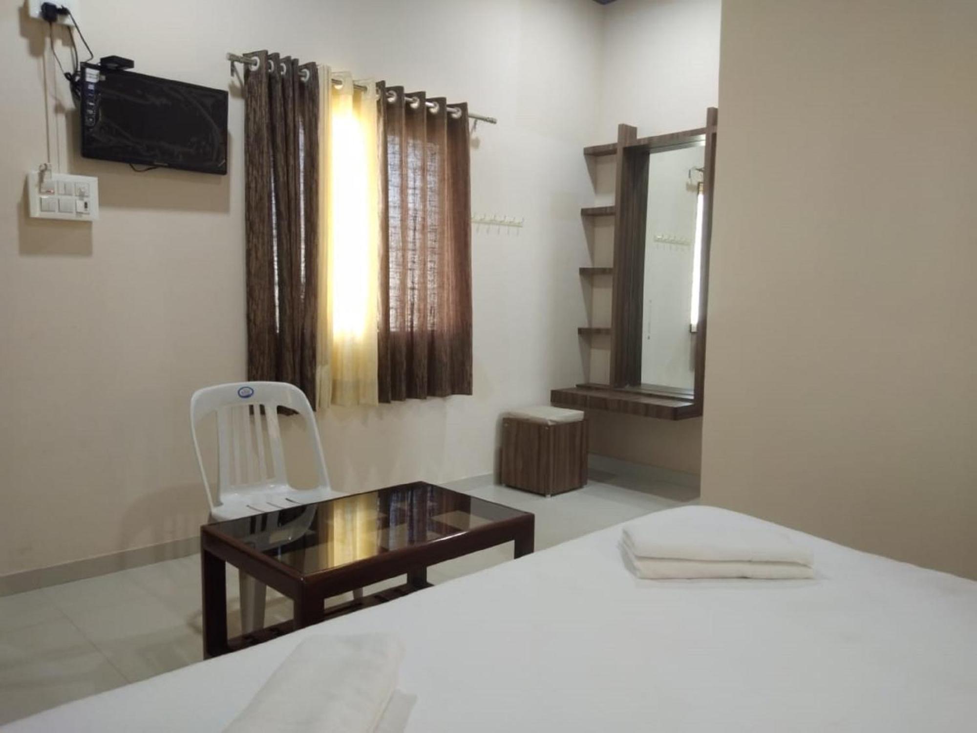 Hotel Krishna Exotica Ahmednagar Exterior foto